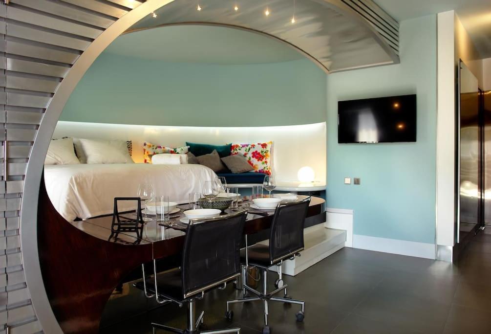 High End Suite At The Center Of Heraklion Екстериор снимка